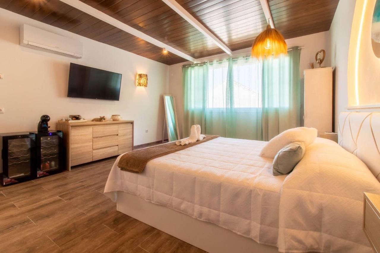 Room In Guest Room - Private Room In The Fishing Port Of Marbella Exterior photo